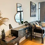 Lovely 2 Bed Duplex Apartment With Hydro Views